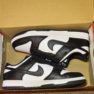 Nike dunk low panda size 8.5